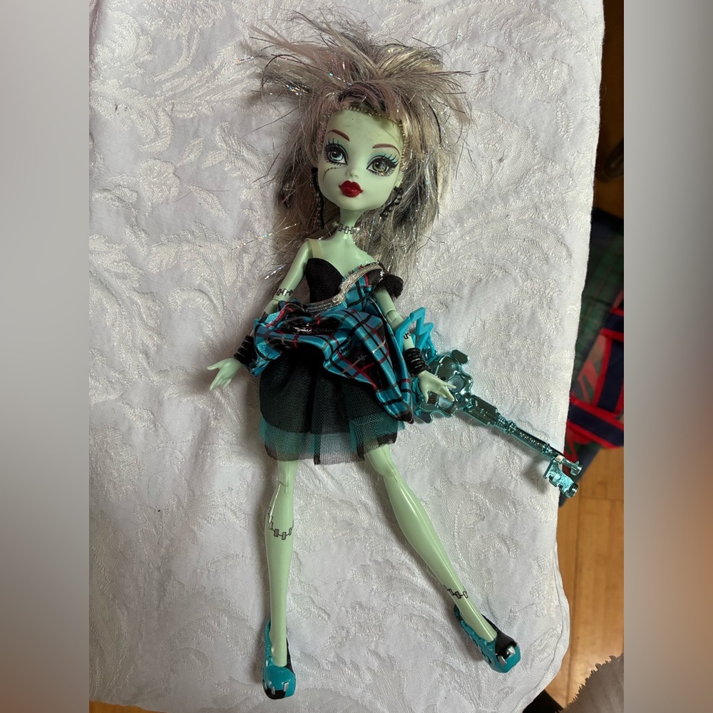 Monster High Doll Frankie Stein Sweet 1600 with Black and Teal Outfit